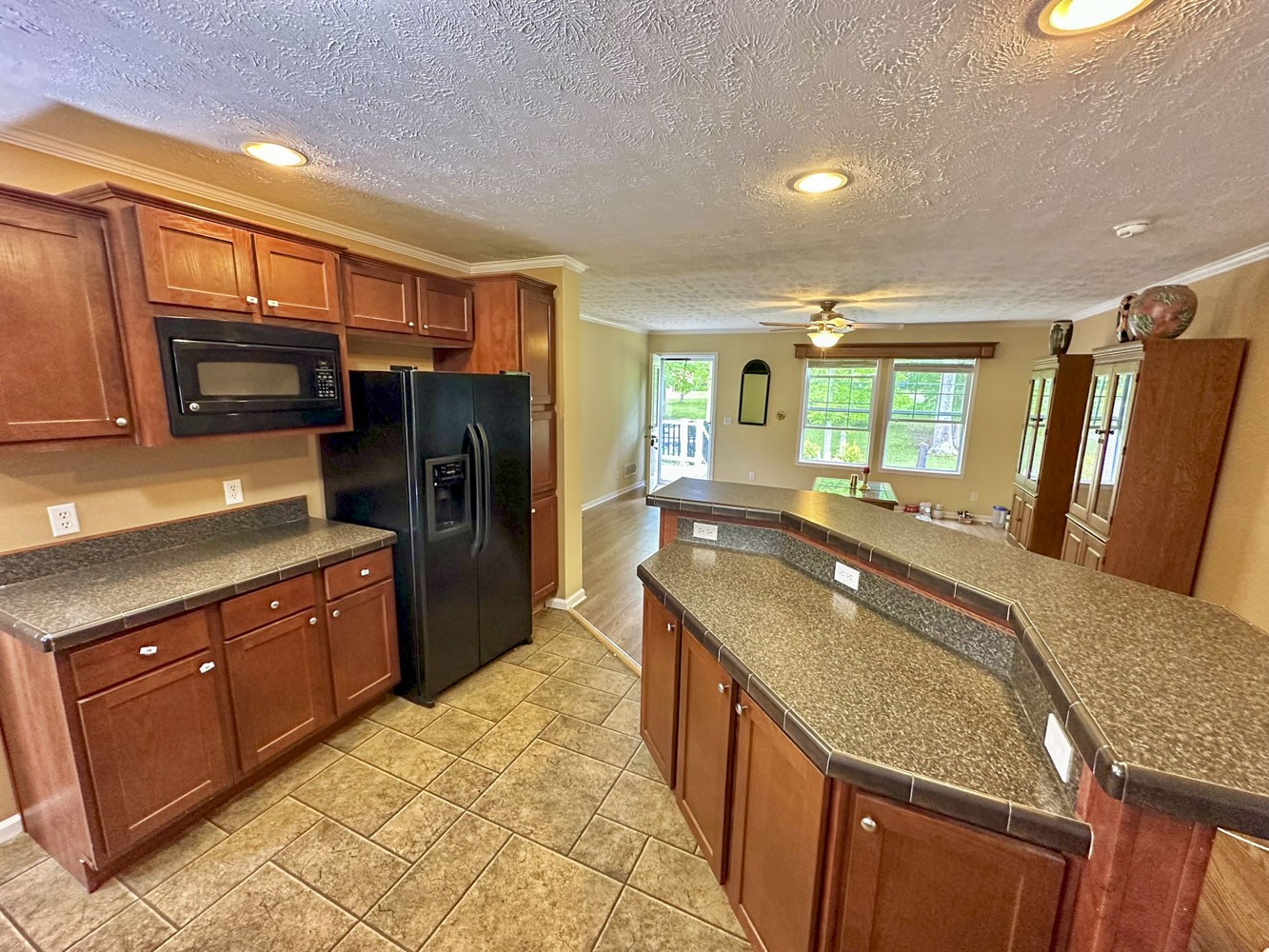 2218 Harvest Ln