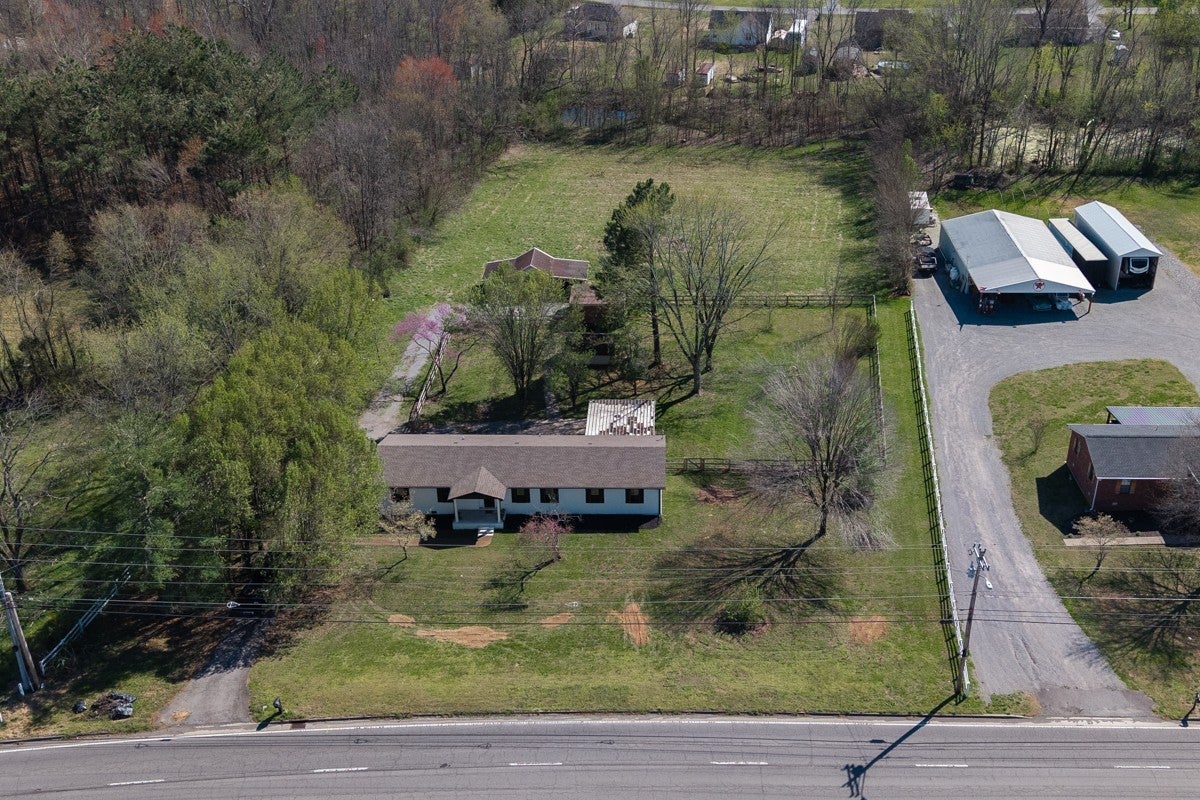 829 Highway 52 E