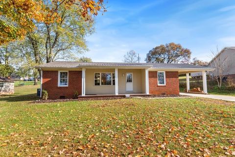 504 Madison Ave, Sparta, TN 38583 - MLS#: 2887752