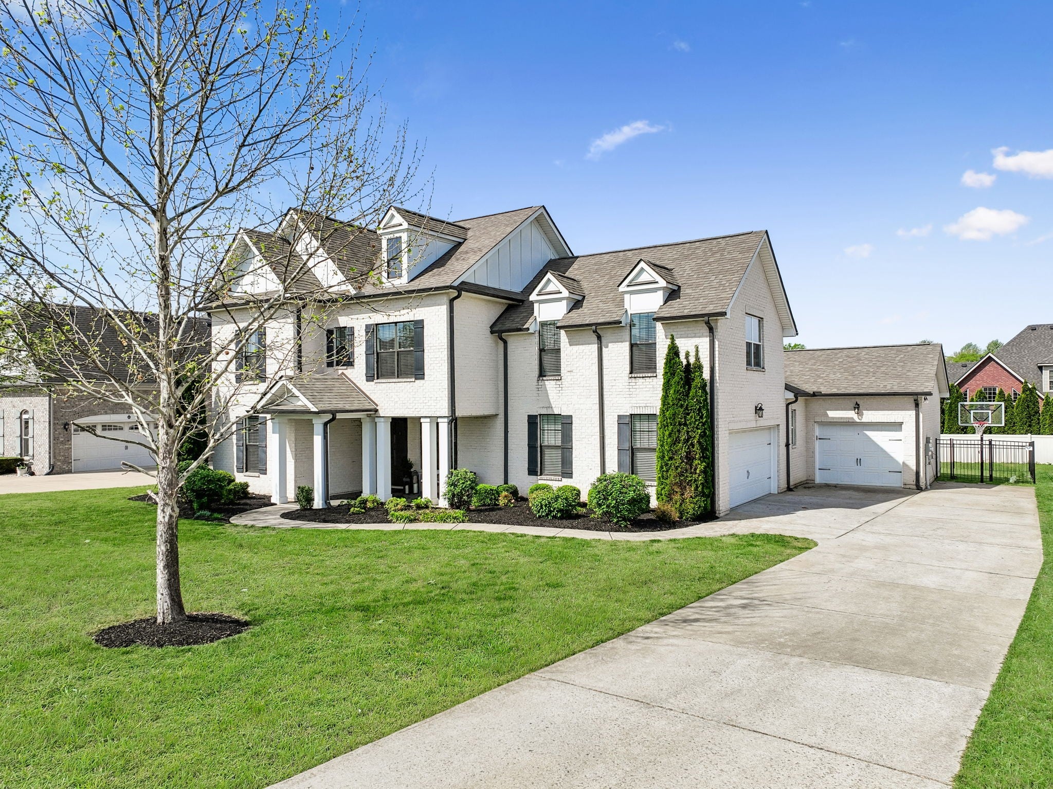 2833 Battleground Dr