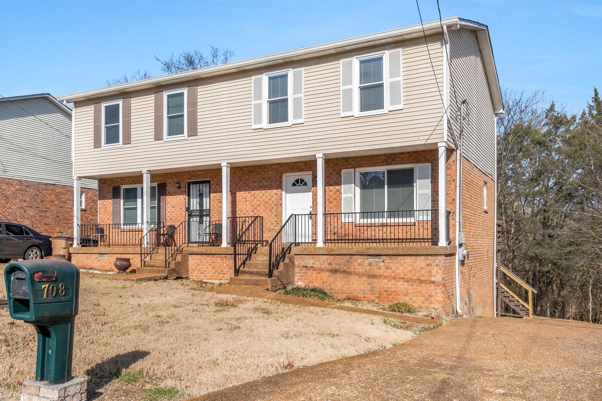 708 Flint Ridge Dr