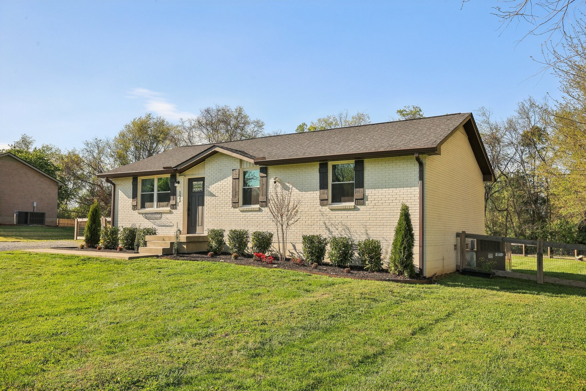 122 William Dr