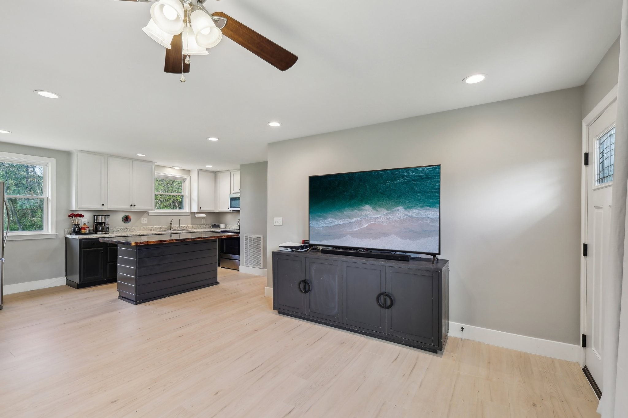 122 William Dr