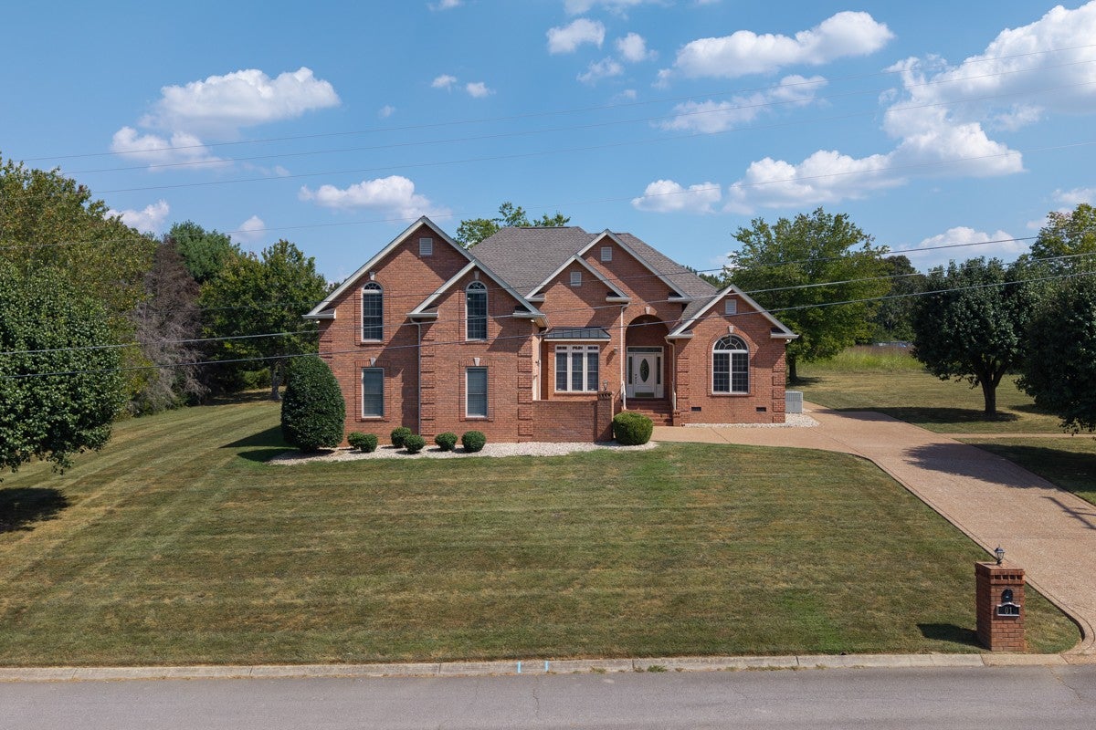 1019 Fairways Dr