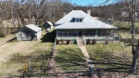899 Bugscuffle Rd Wartrace TN 37183