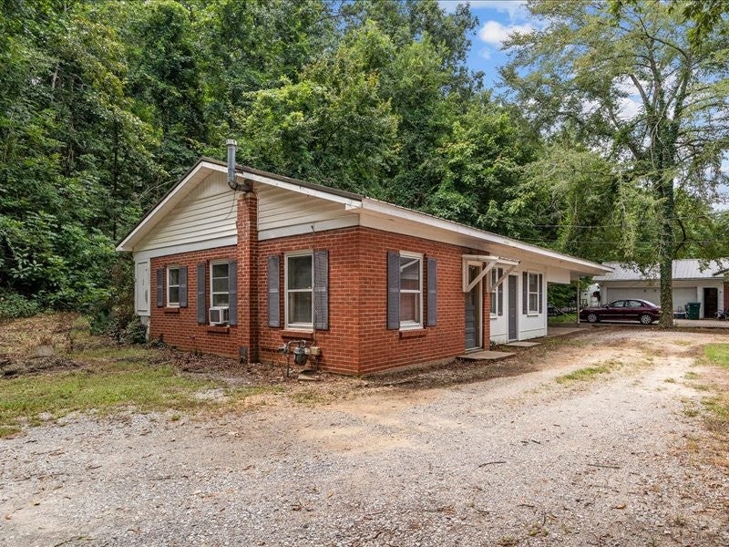 810 W Main St