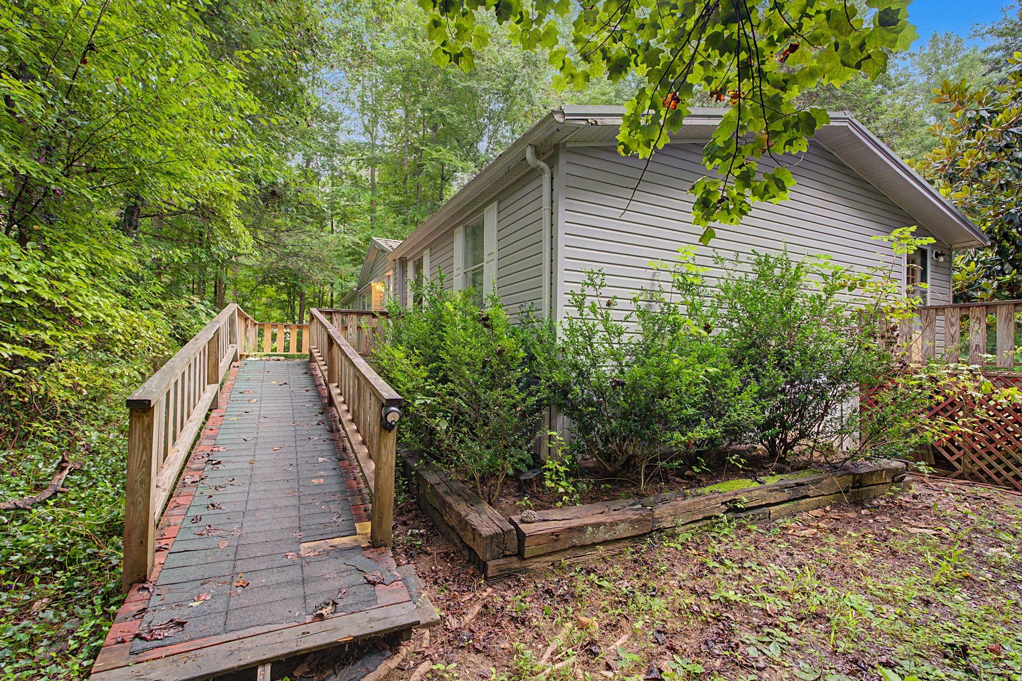 335 Thompson Way