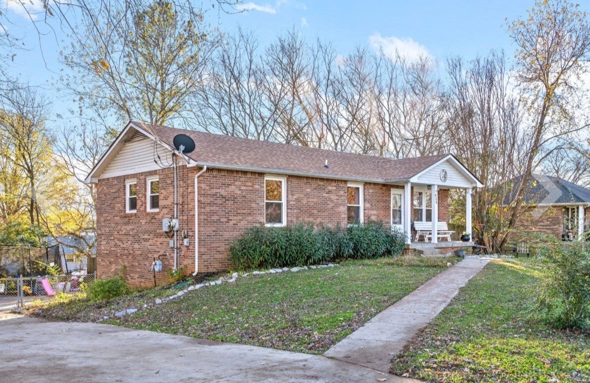 434 Bluff Dr