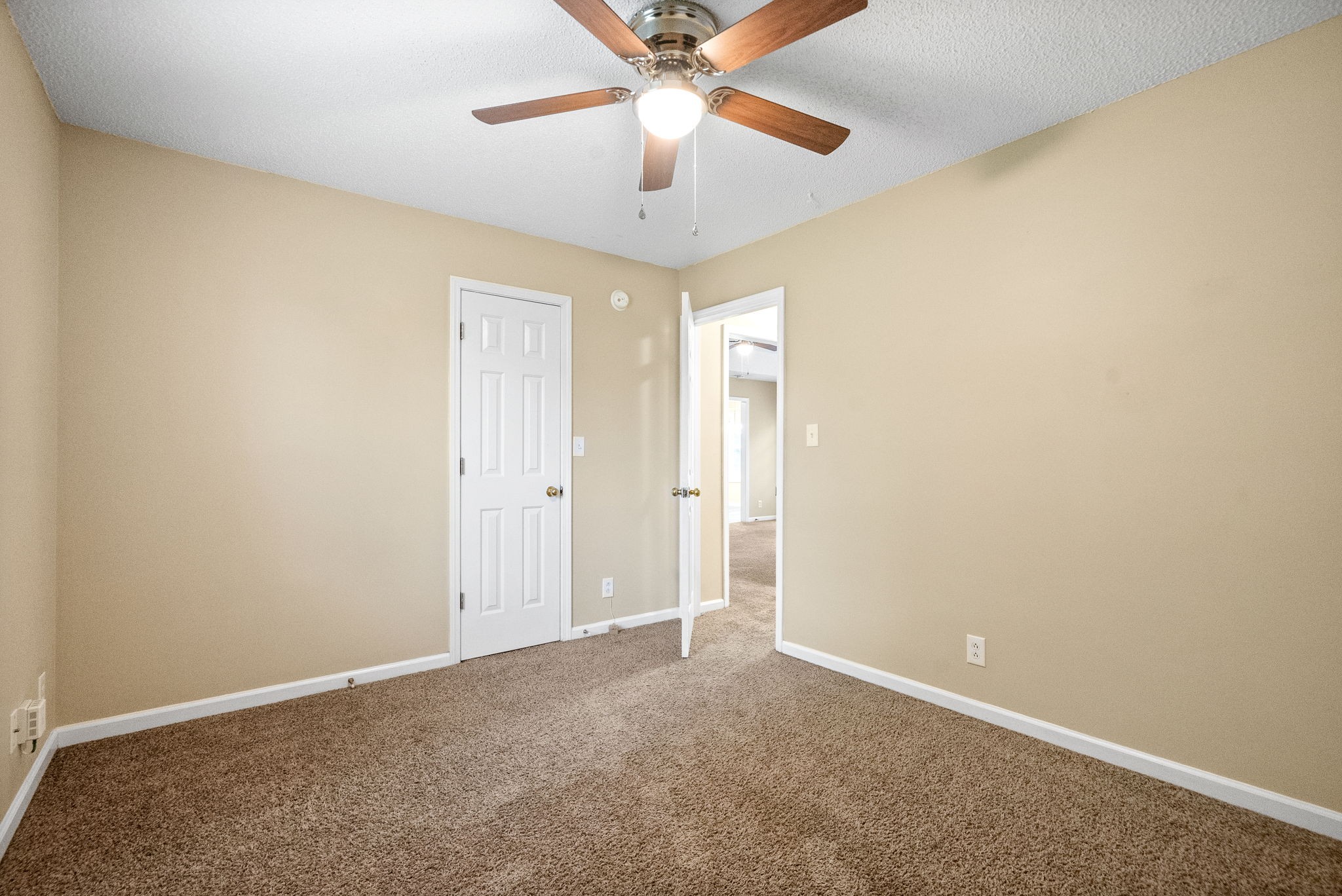 Clarksville, Tennessee 37042, United States, 3 Bedrooms Bedrooms, ,2 BathroomsBathrooms,Residential,Active,213394