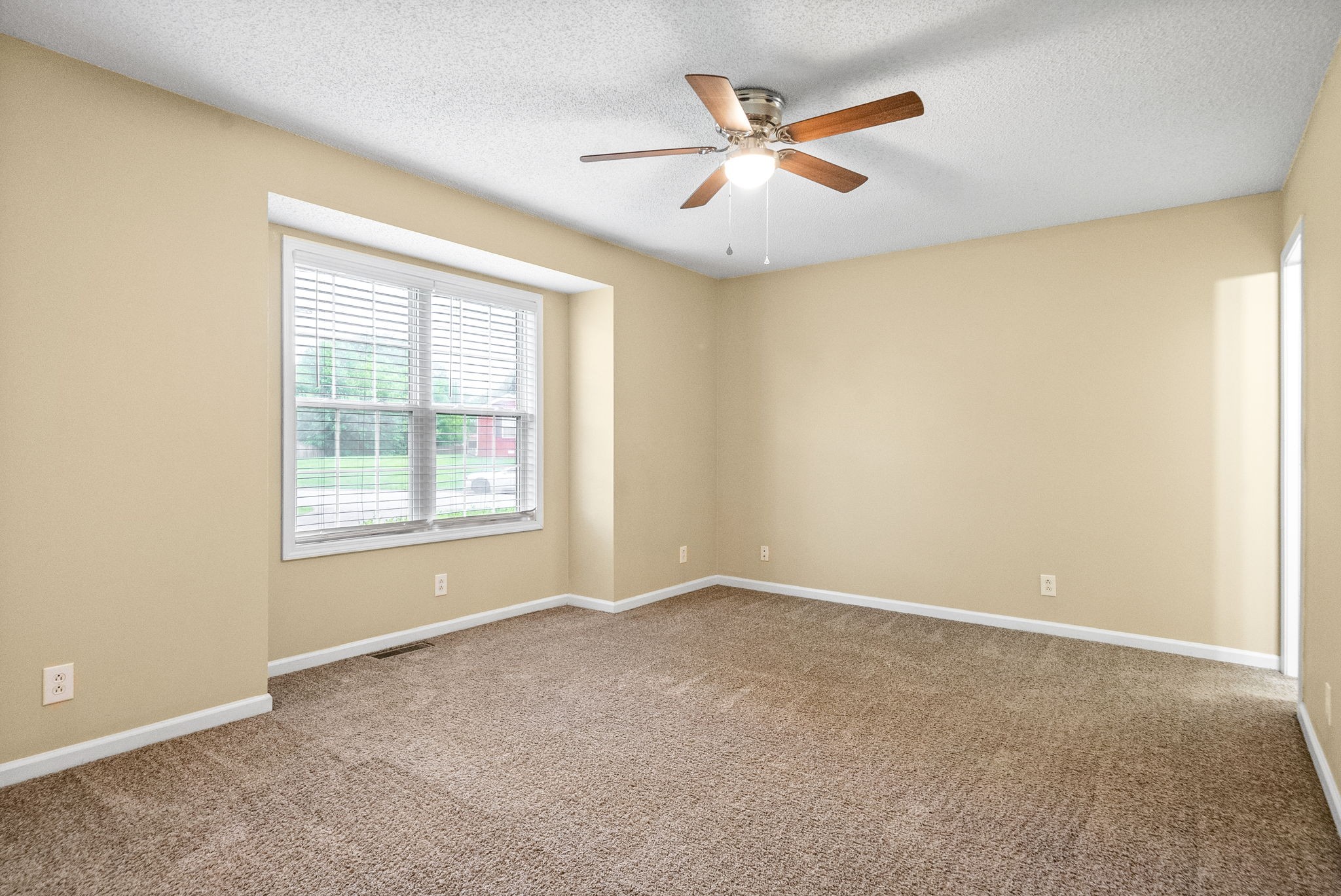 Clarksville, Tennessee 37042, United States, 3 Bedrooms Bedrooms, ,2 BathroomsBathrooms,Residential,Active,213394