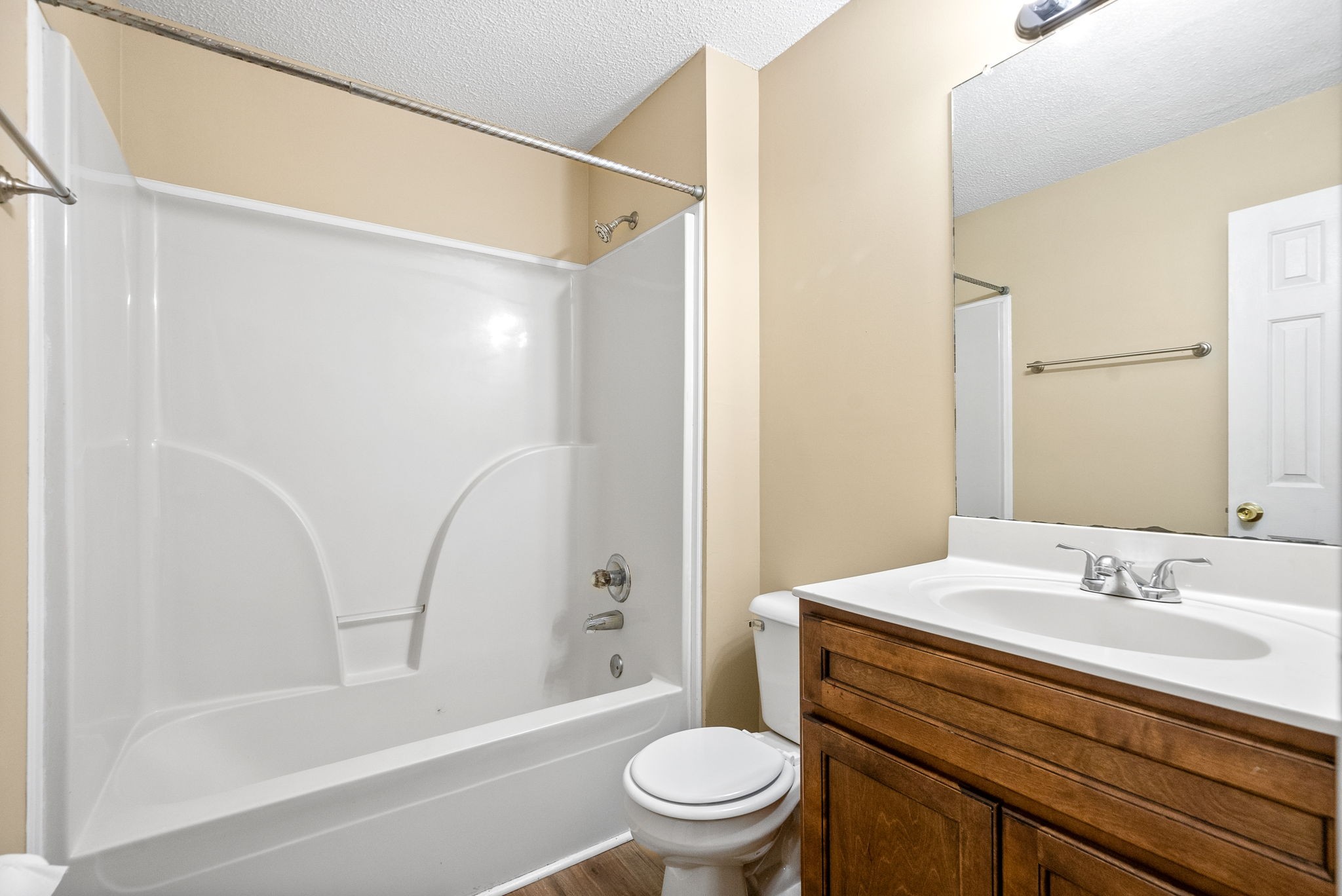 Clarksville, Tennessee 37042, United States, 3 Bedrooms Bedrooms, ,2 BathroomsBathrooms,Residential,Active,213394