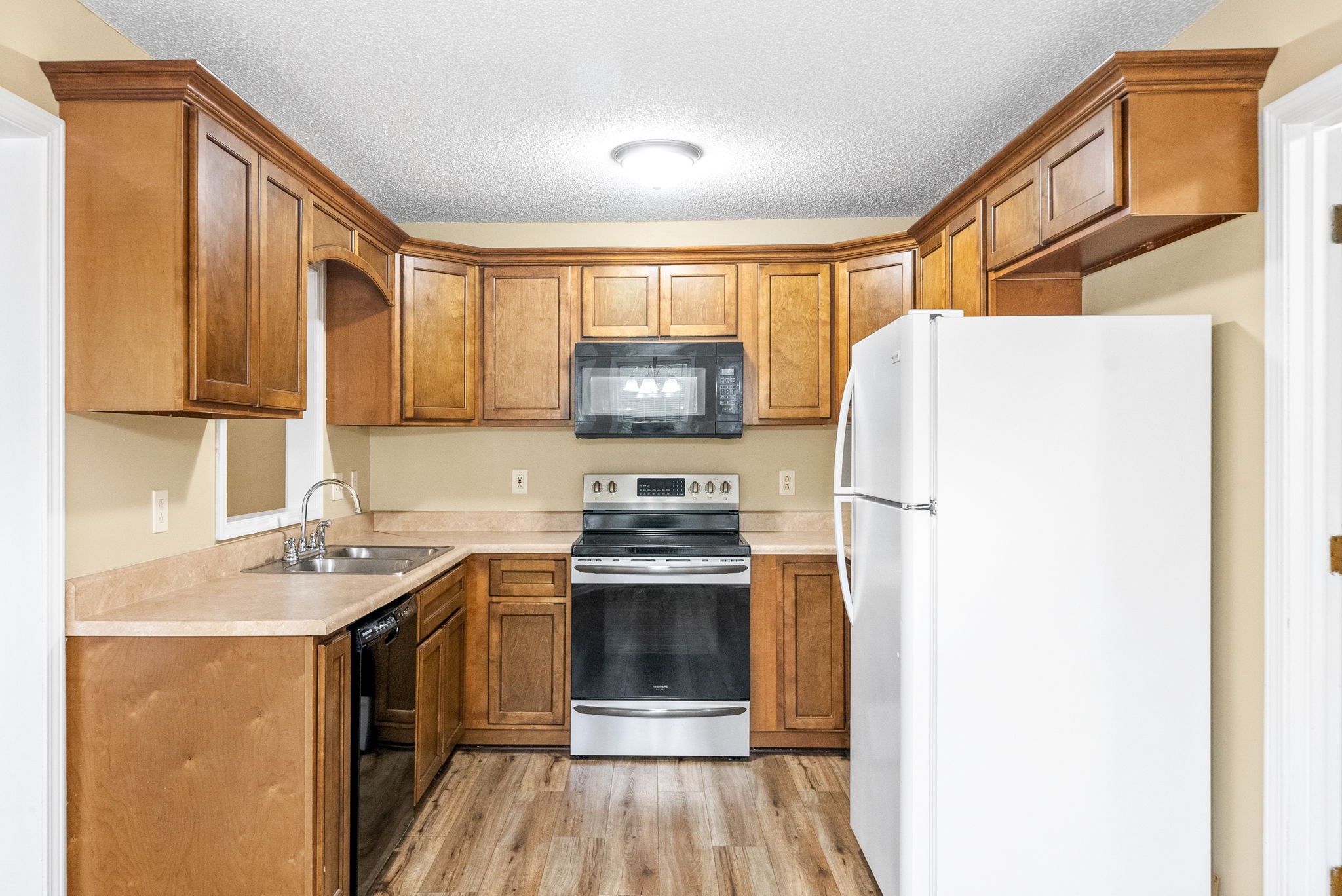 Clarksville, Tennessee 37042, United States, 3 Bedrooms Bedrooms, ,2 BathroomsBathrooms,Residential,Active,213394