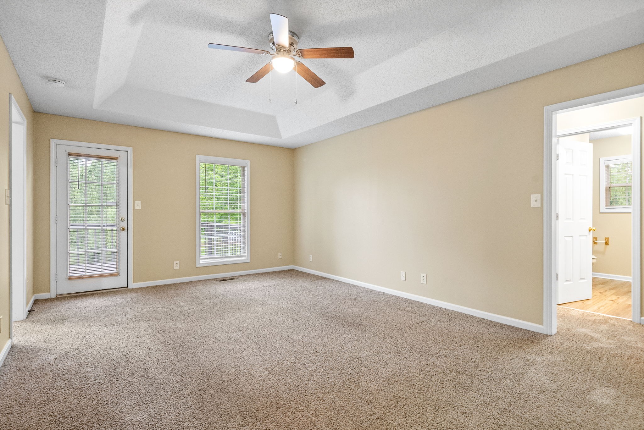 Clarksville, Tennessee 37042, United States, 3 Bedrooms Bedrooms, ,2 BathroomsBathrooms,Residential,Active,213394