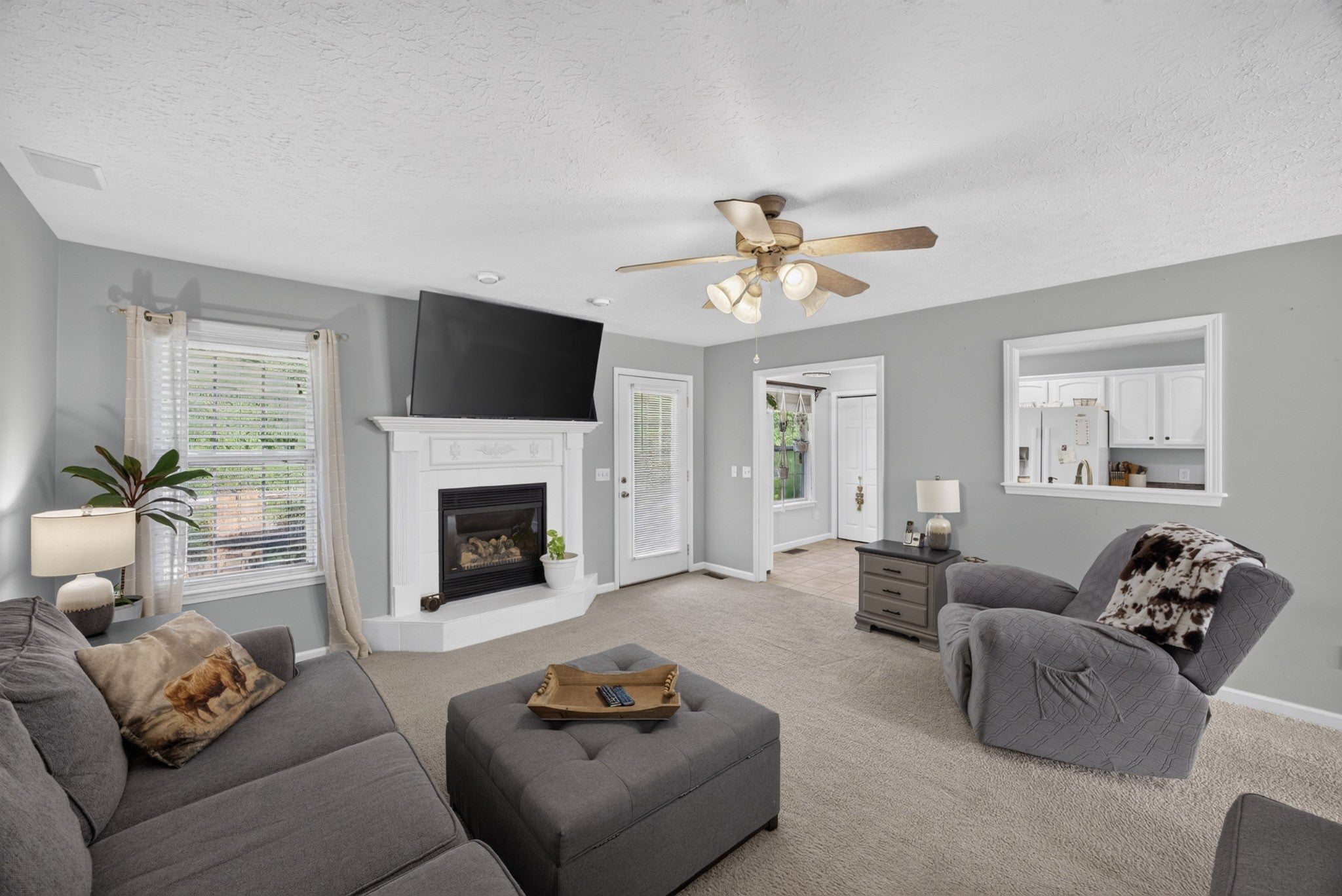 1540 Little John Ln
