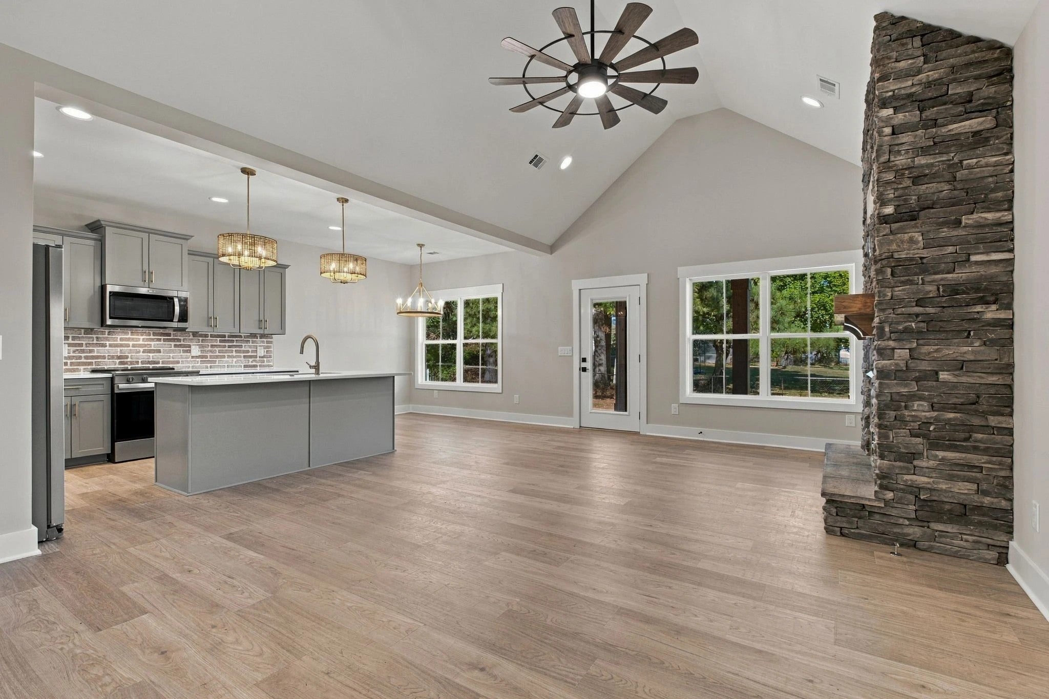 1002 Highland Dr