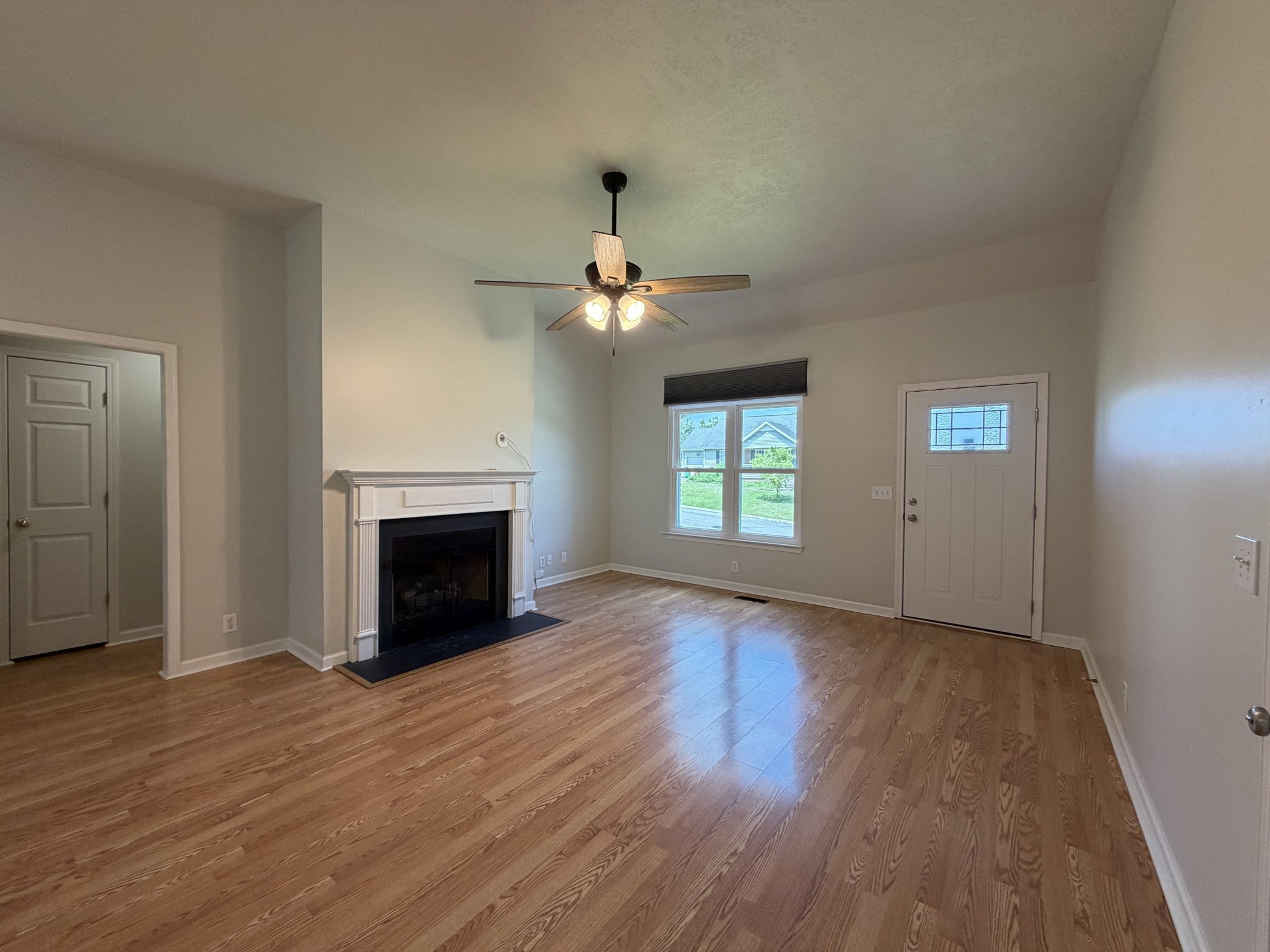 3-bed home sold in Old Hickory, TN 37138, 832 Stone Hedge Ct 832 Stone Hedge Ct, Old Hickory TN 37138 3-bed home, photo 3 of 17