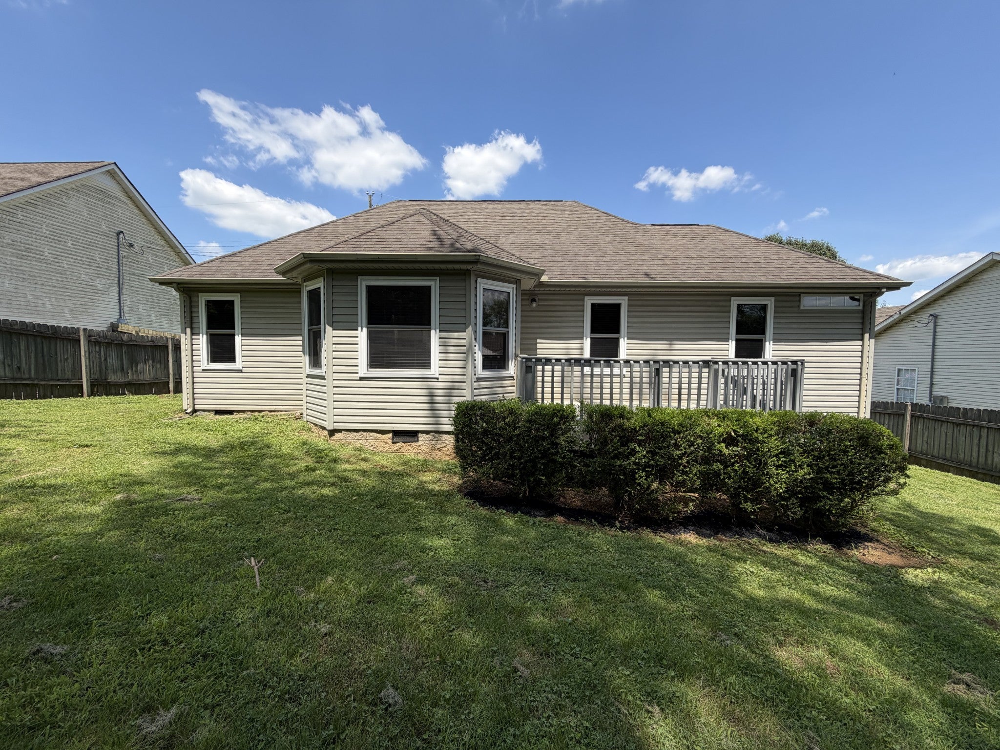 3-bed home sold in Old Hickory, TN 37138, 832 Stone Hedge Ct 832 Stone Hedge Ct, Old Hickory TN 37138 3-bed home, photo 5 of 17
