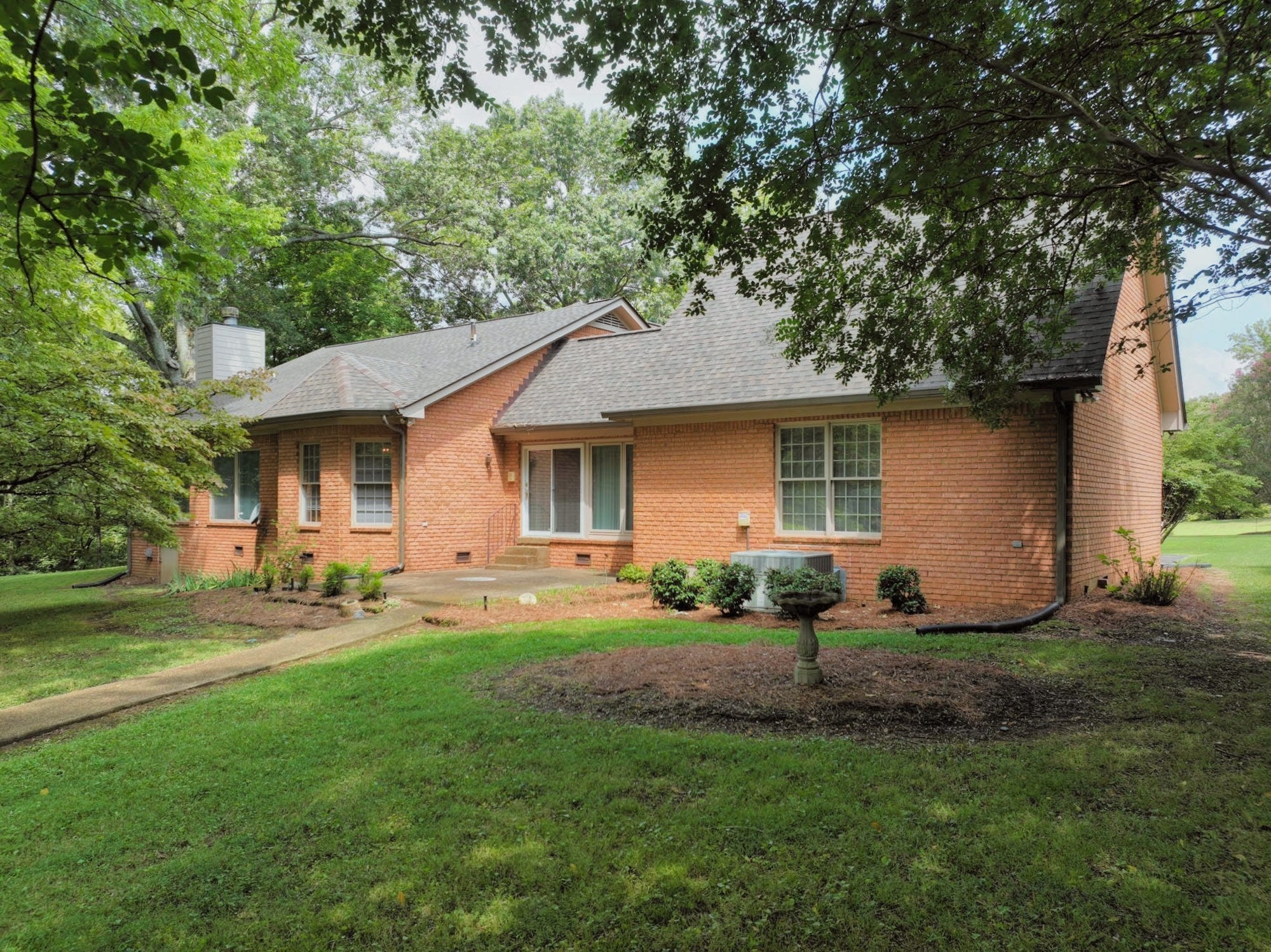 507 Menees Ln