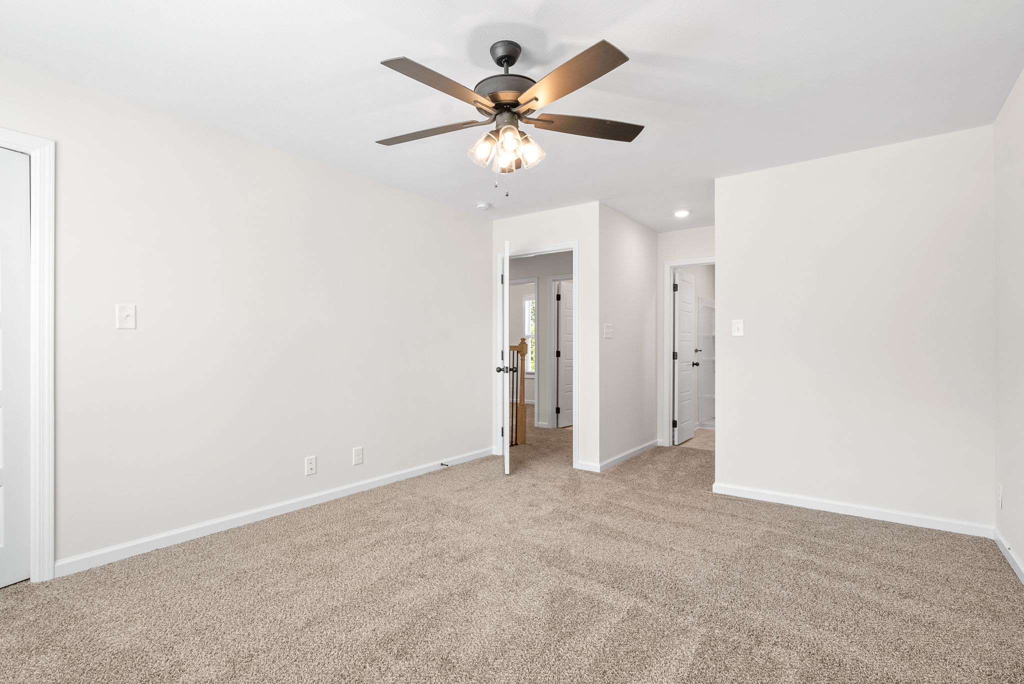 Clarksville, Tennessee 37040, United States, 3 Bedrooms Bedrooms, ,3 BathroomsBathrooms,Residential,Pending,45258