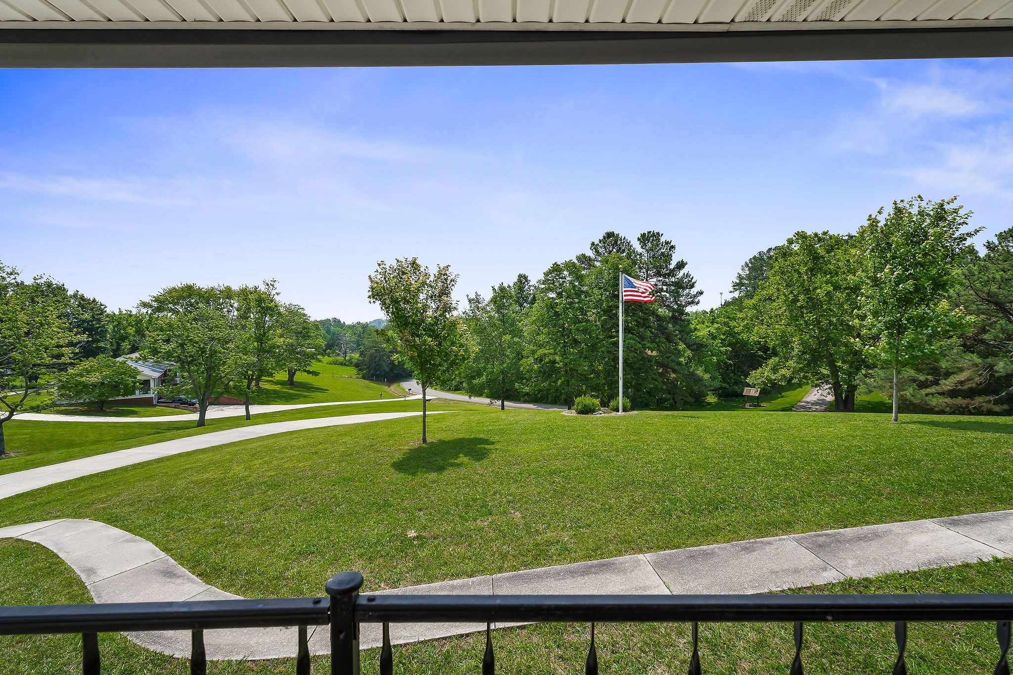 1069 McGregor Ln