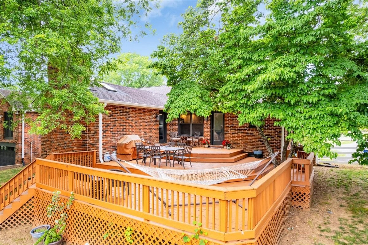 311 Mayfield Dr
