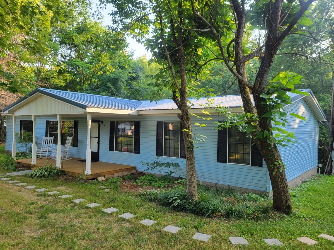 View Ashland City, TN 37015 mobile home