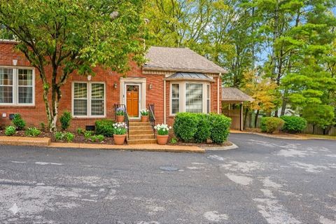 Photo of 9 Sharonwood Dr, Nashville, TN 37215 (MLS # 3037520)