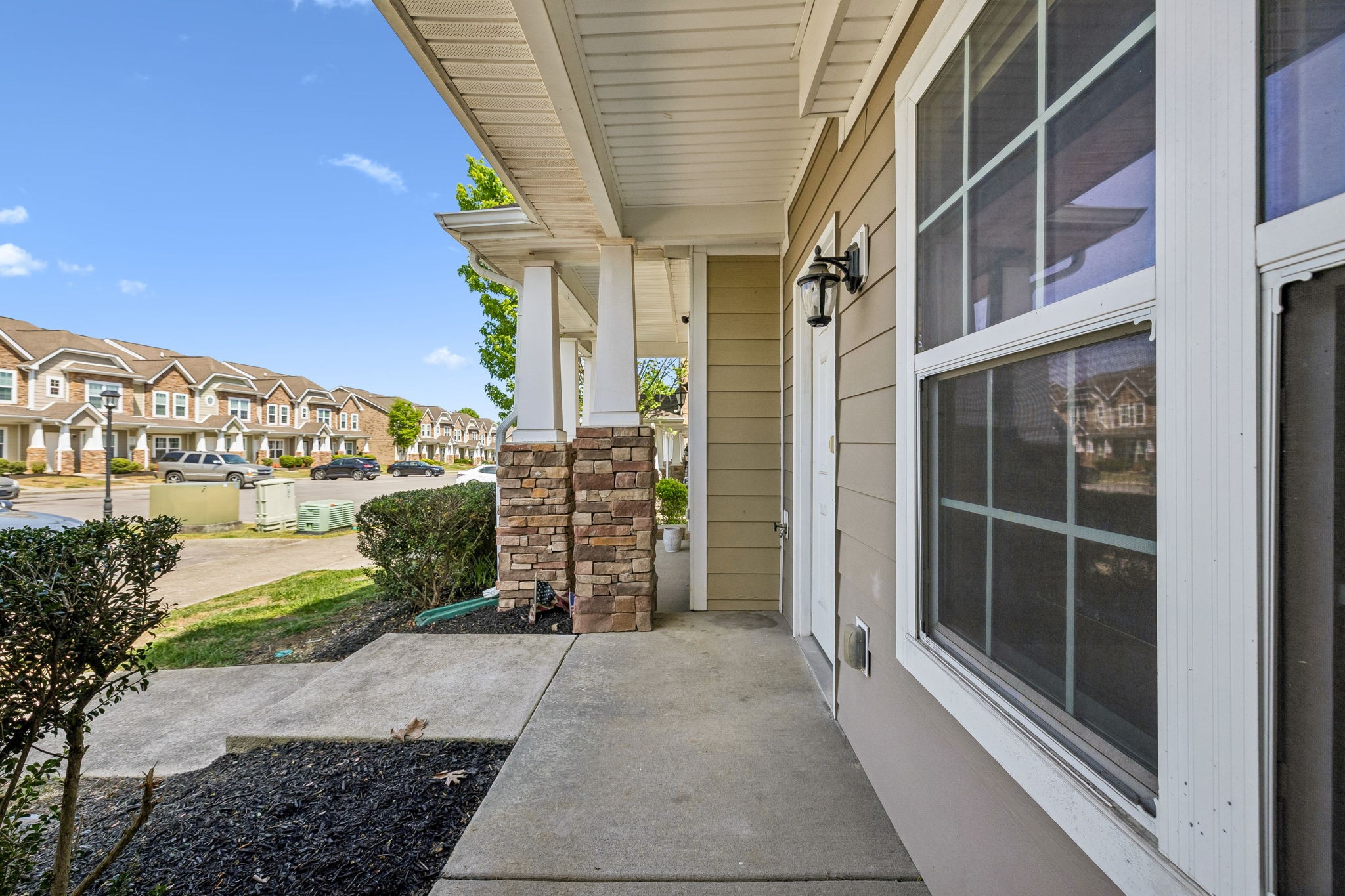 112 Cobblestone Place Dr