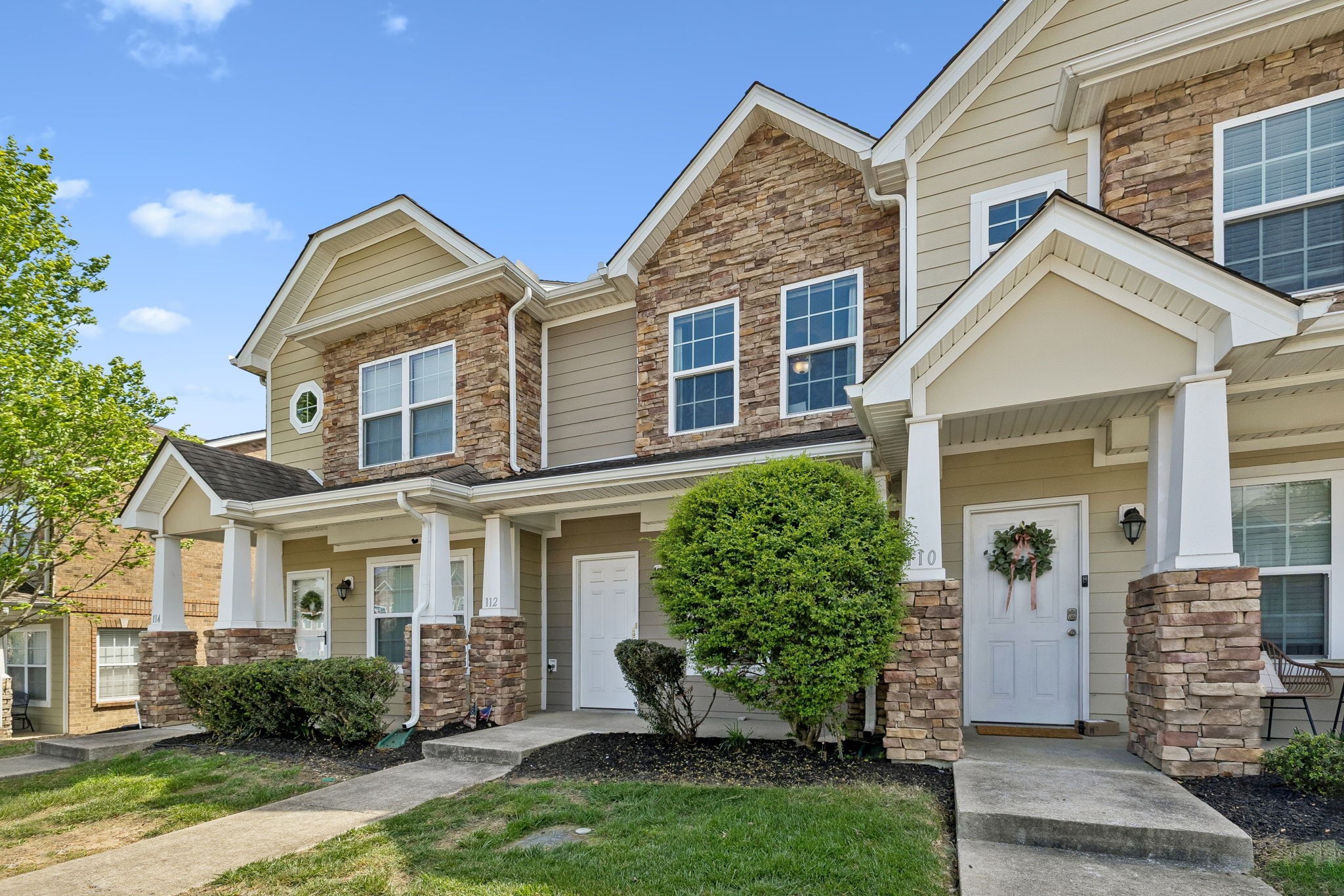 112 Cobblestone Place Dr