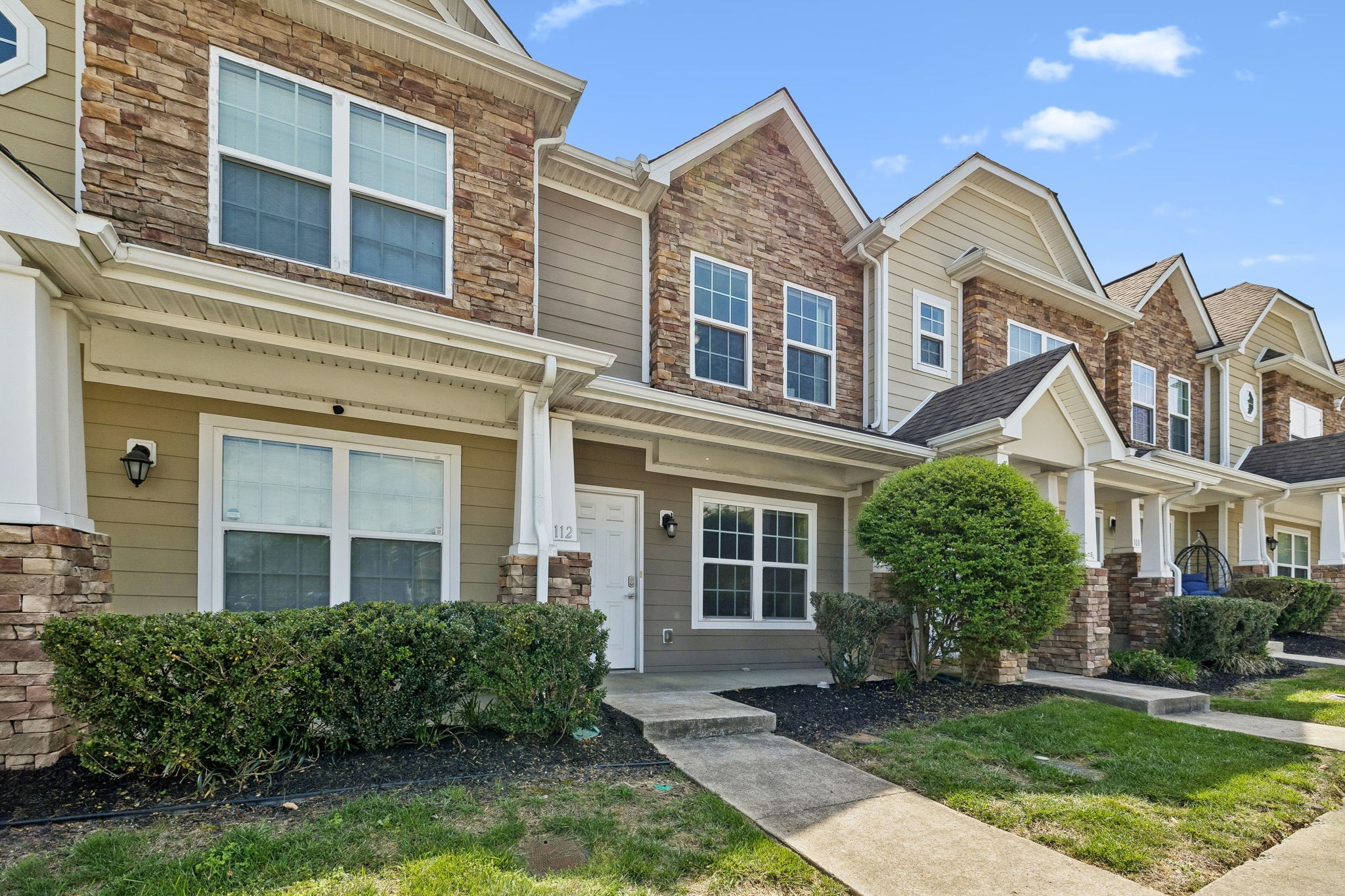 112 Cobblestone Place Dr