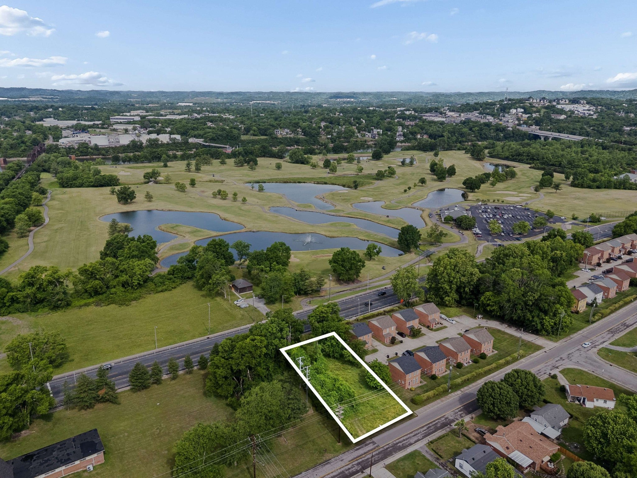 listing at 1811 28th Ave N, Nashville