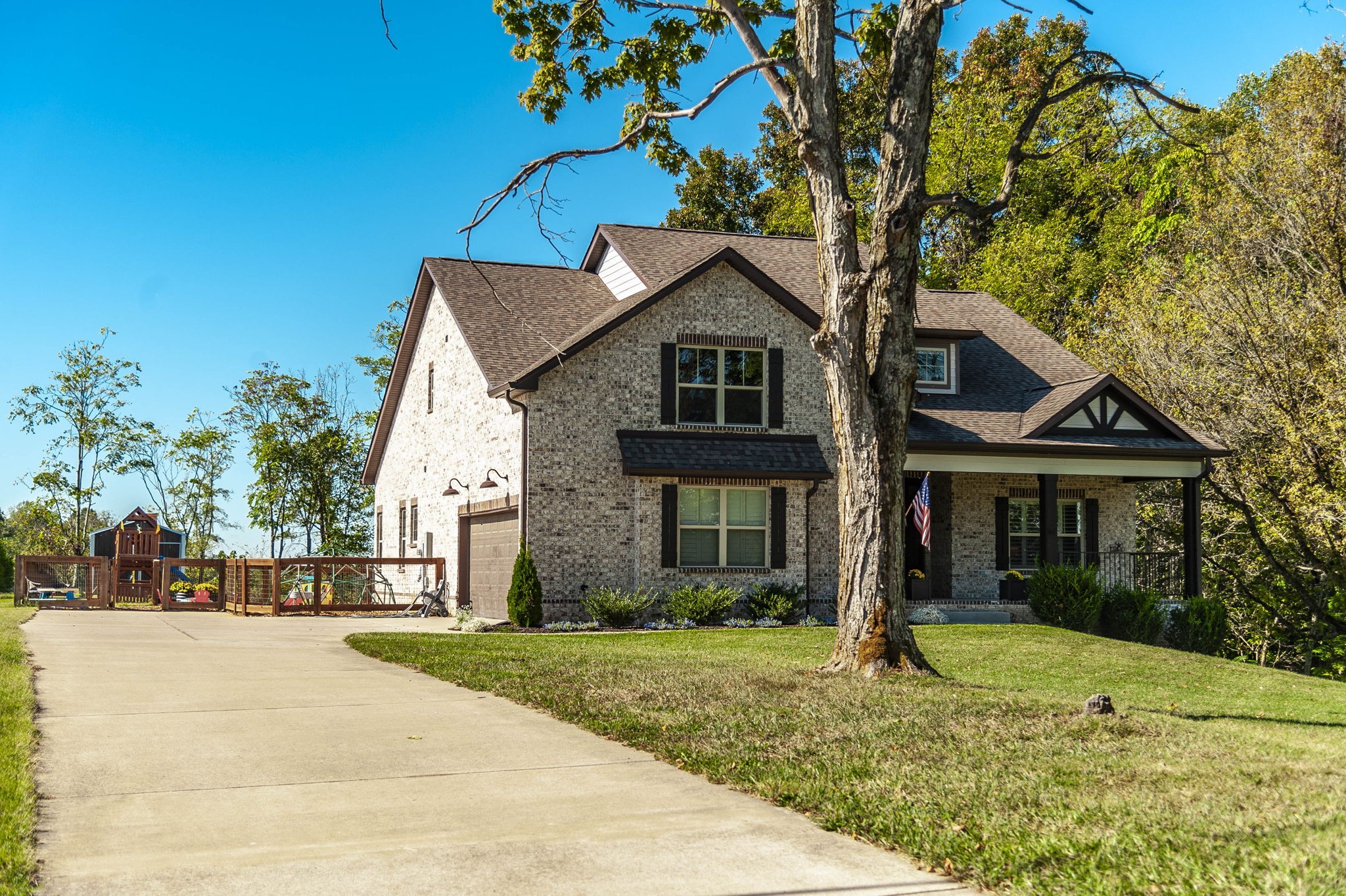 143 W Hester Rd