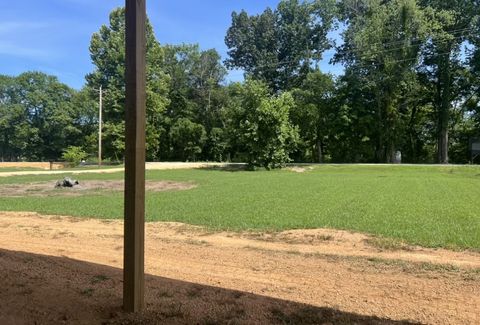 43 Nature Ln Lobelville TN 37097