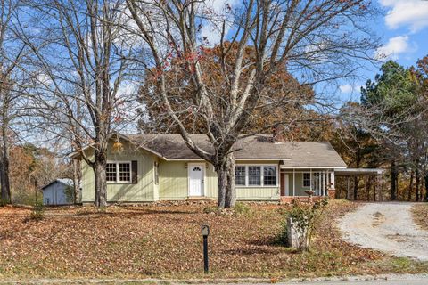 1260 Clydeton Rd Waverly TN 37185