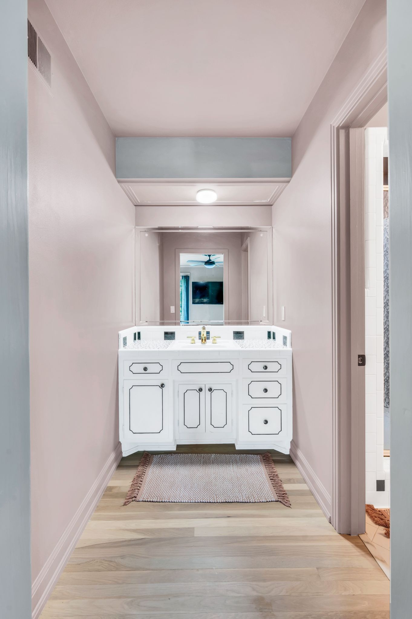 Brentwood, Tennessee 37027, United States, 4 Bedrooms Bedrooms, ,3 BathroomsBathrooms,Residential,Active,136698