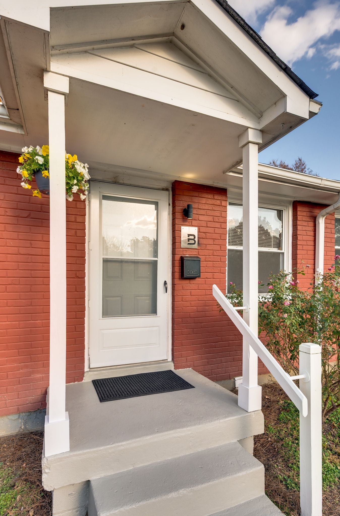 611 Boscobel St Unit B