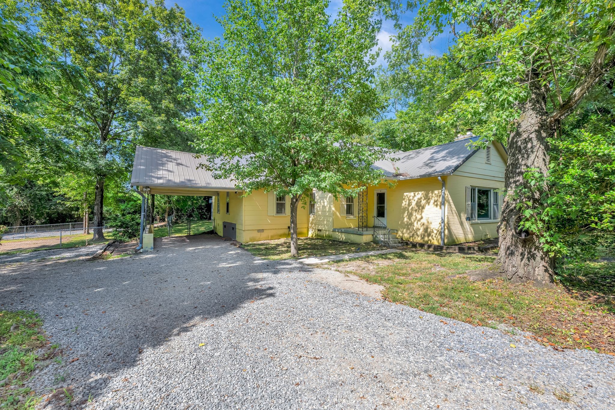 313 W Kingston Springs Rd