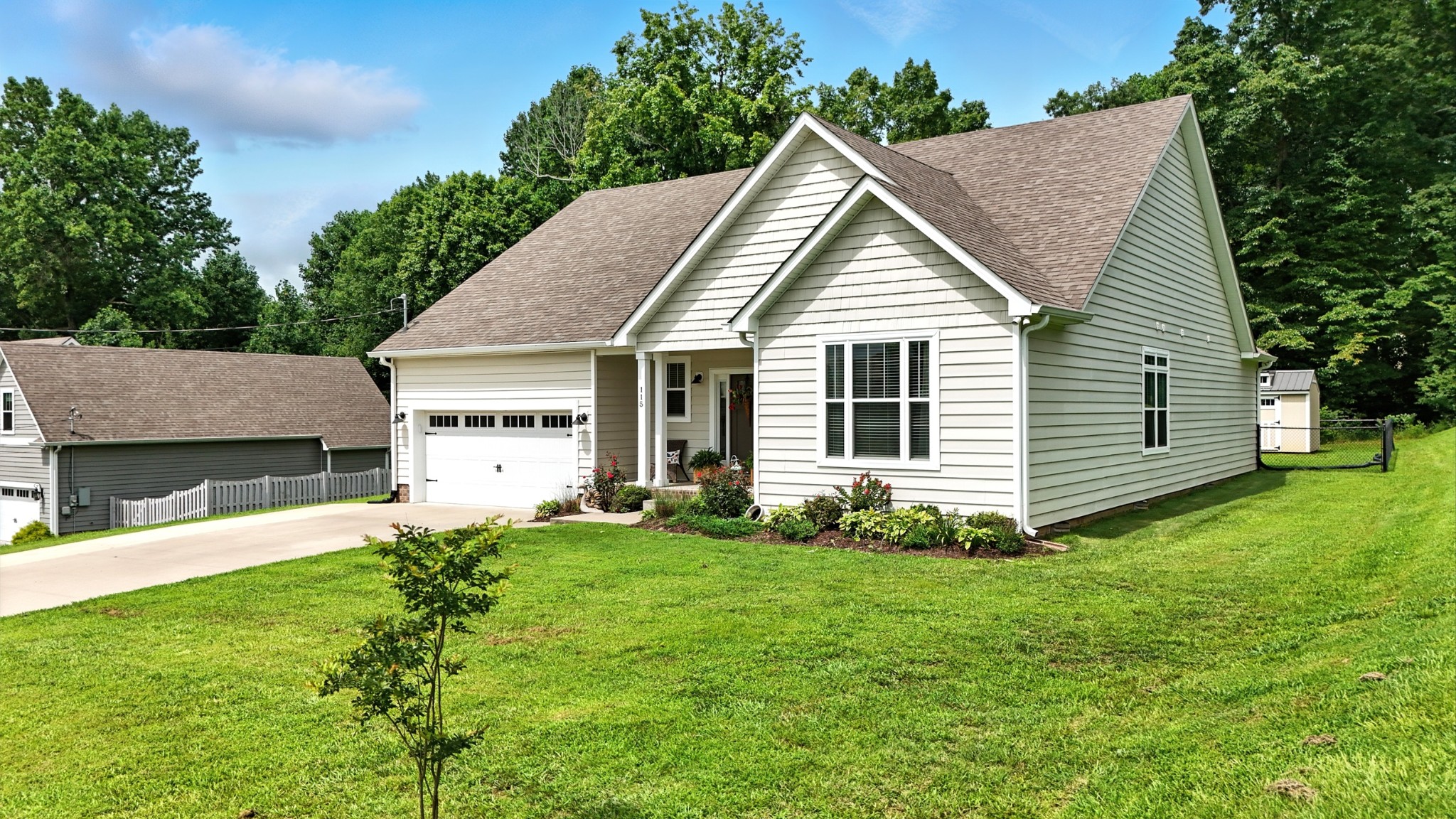 115 Laken Ln