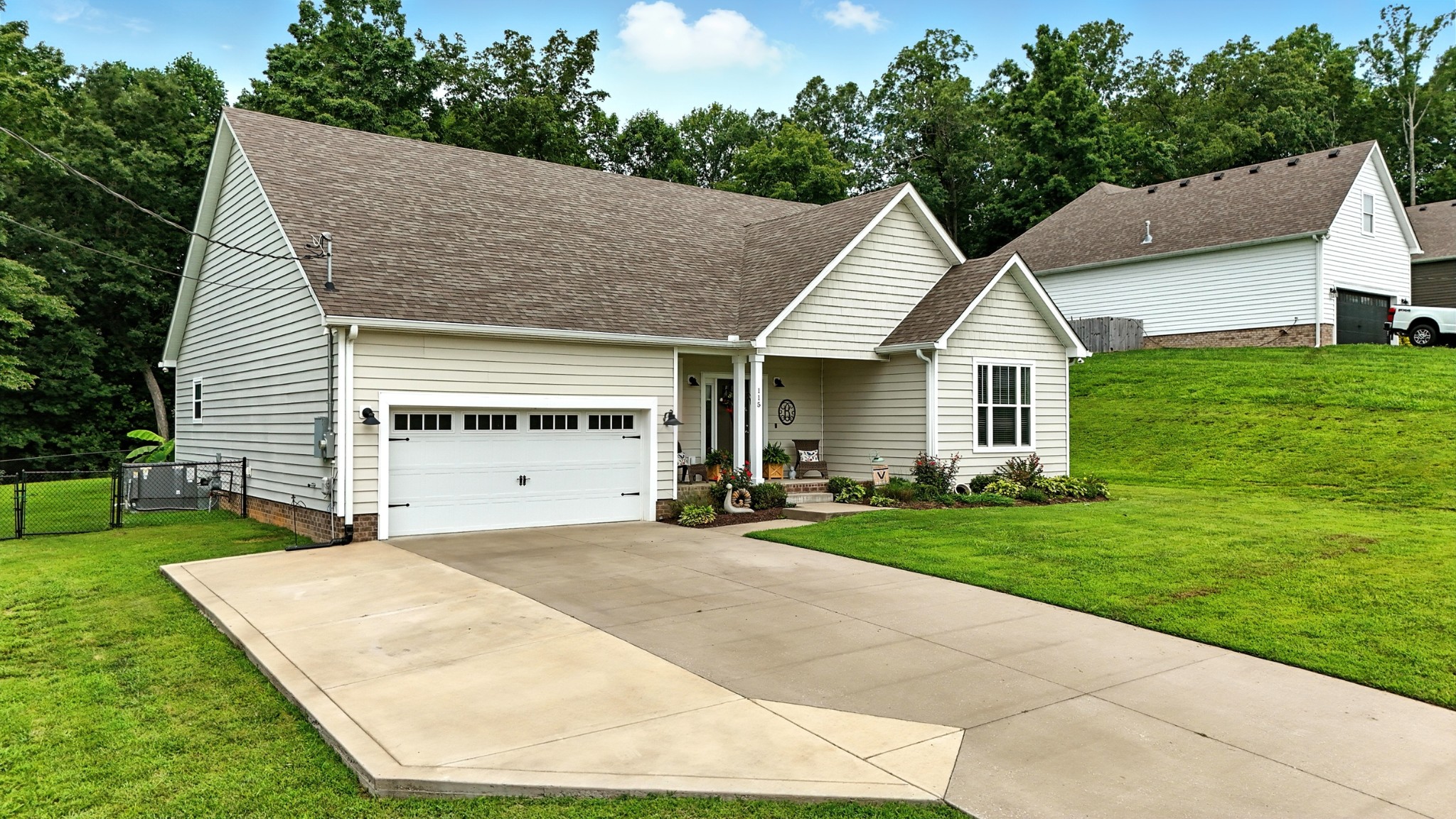 115 Laken Ln