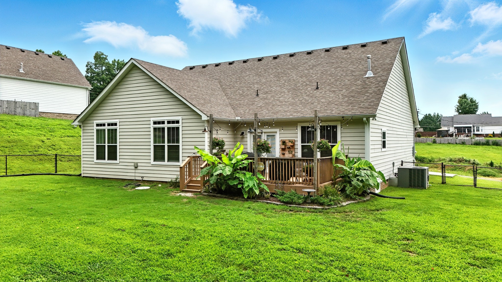 115 Laken Ln
