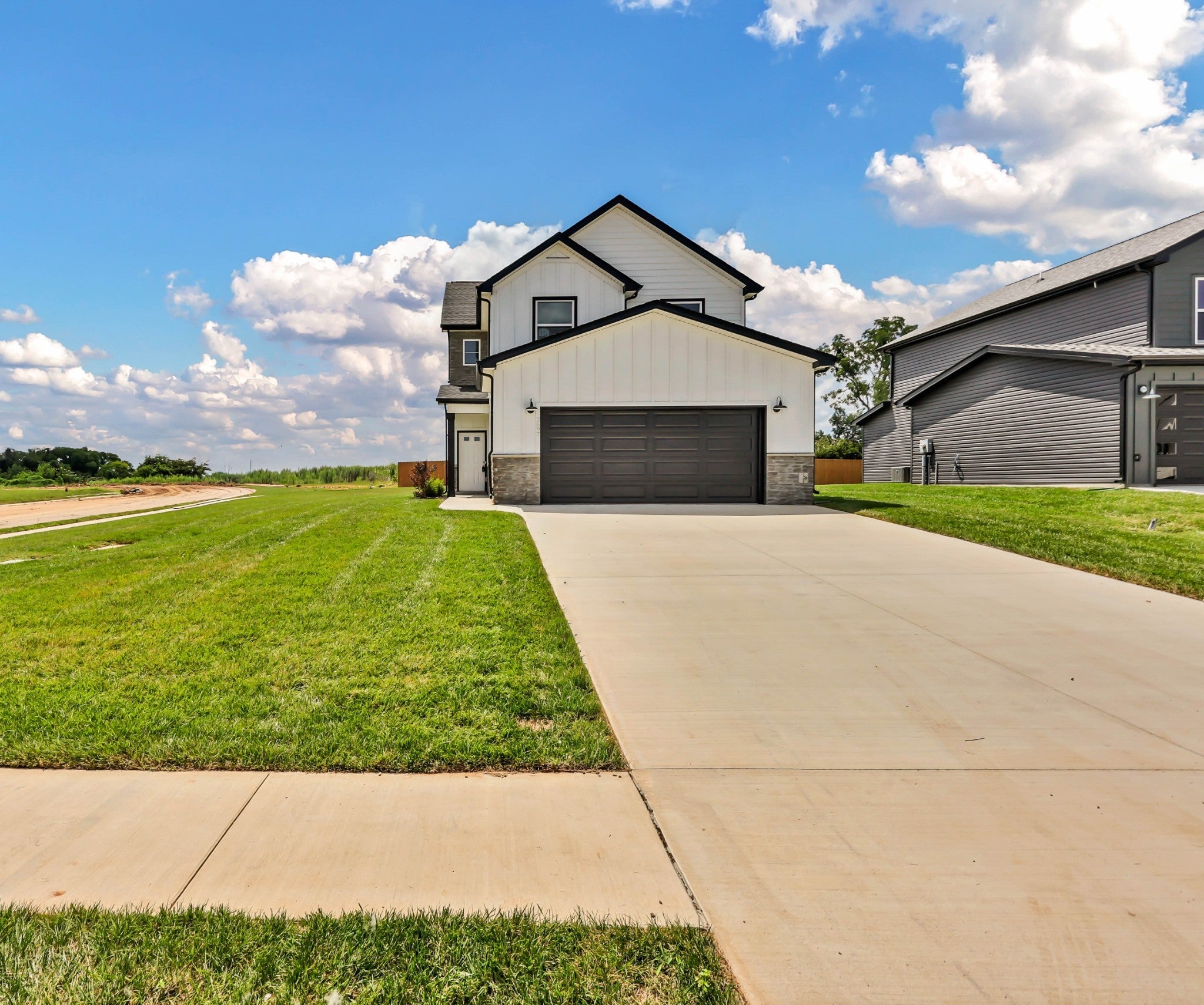 2697 Brewster Dr