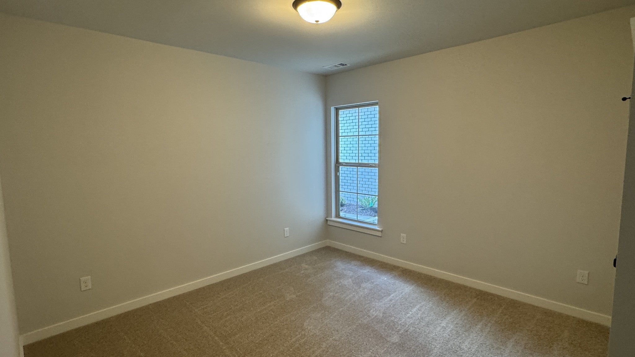 532 W Foxrun