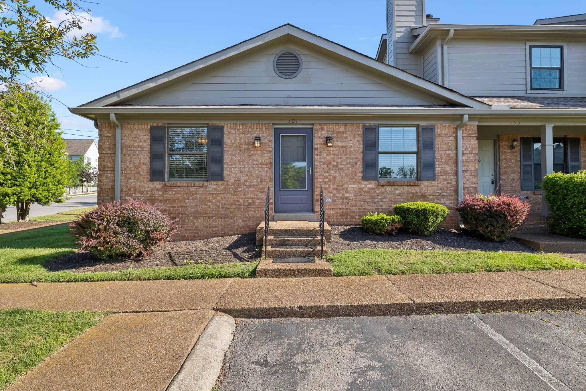 2-bed listing at 101 Ellington Pl, Madison