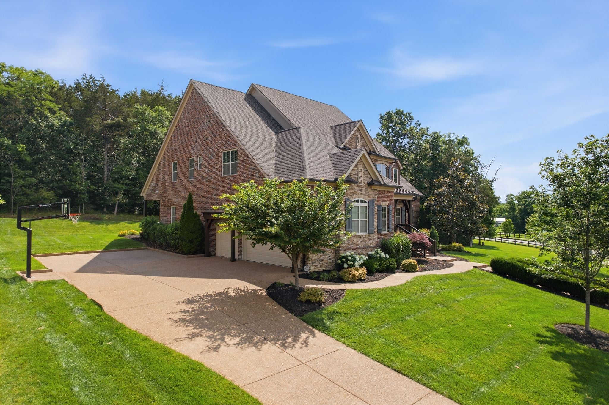 9618 Stonebluff Dr
