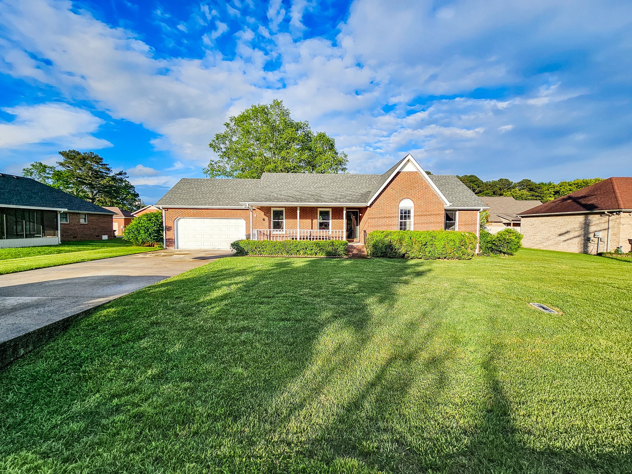 103 Hillcrest Dr