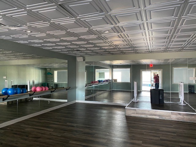 1112 W Main St