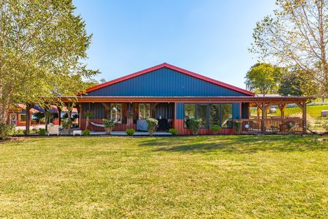 932 Tyree Springs Rd White House TN 37188