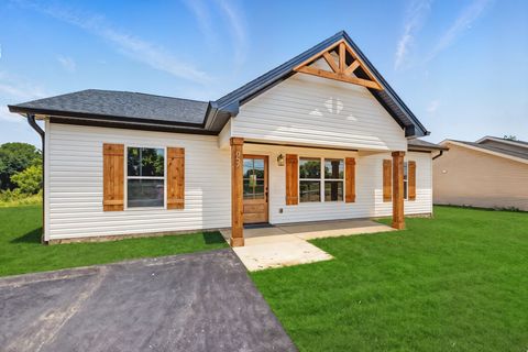 1057 Landing Lane Adams TN 37010