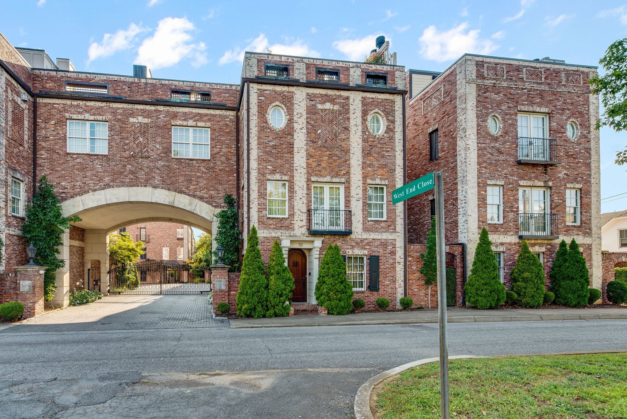 112 West End Close