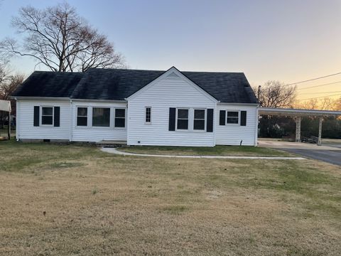 Photo of 208 Hickory Dr, Shelbyville, TN 37160 (MLS # 3059191)
